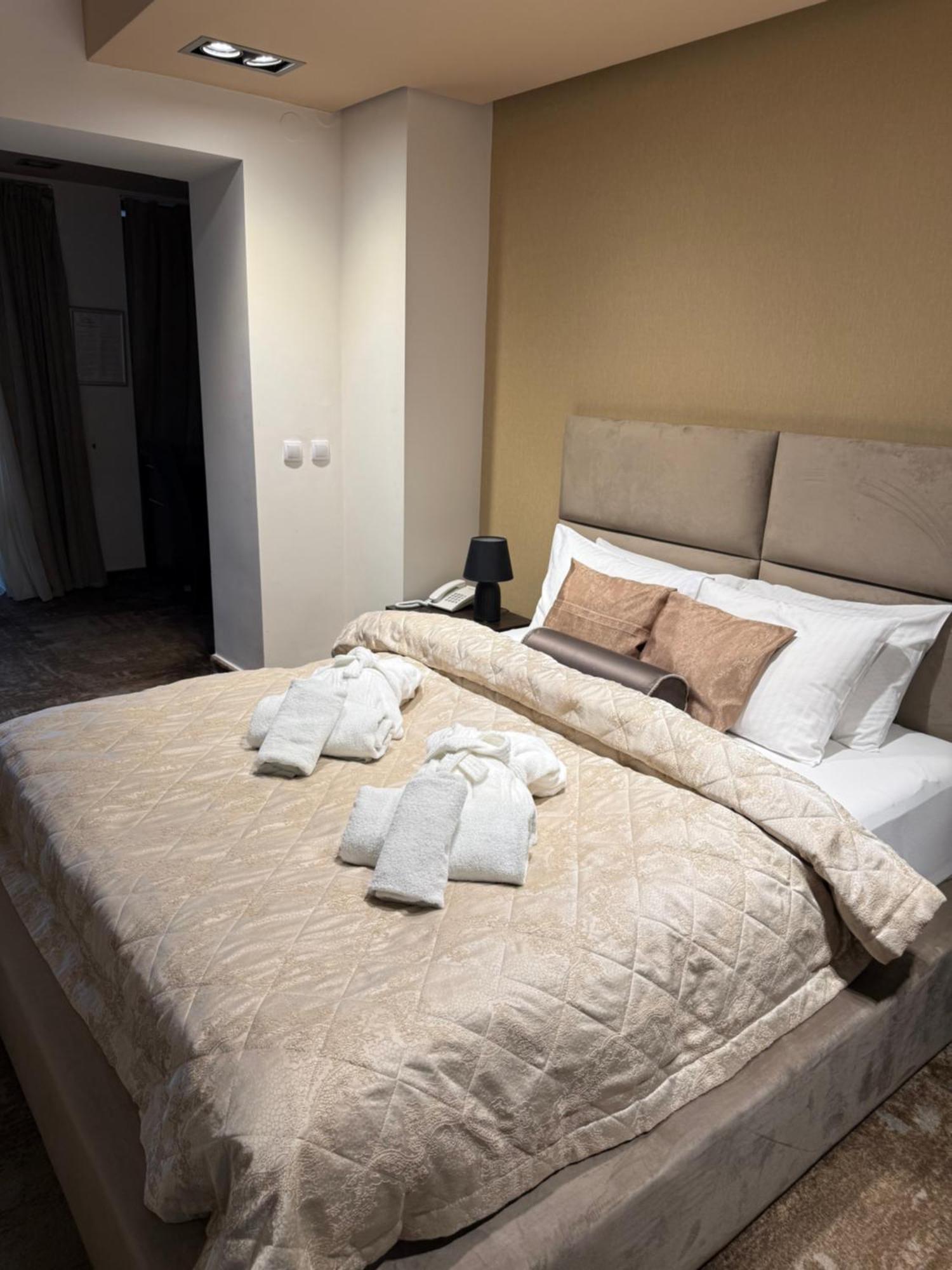 Guest House Panorama Aqualux With Free Parking Novi Sad Eksteriør bilde