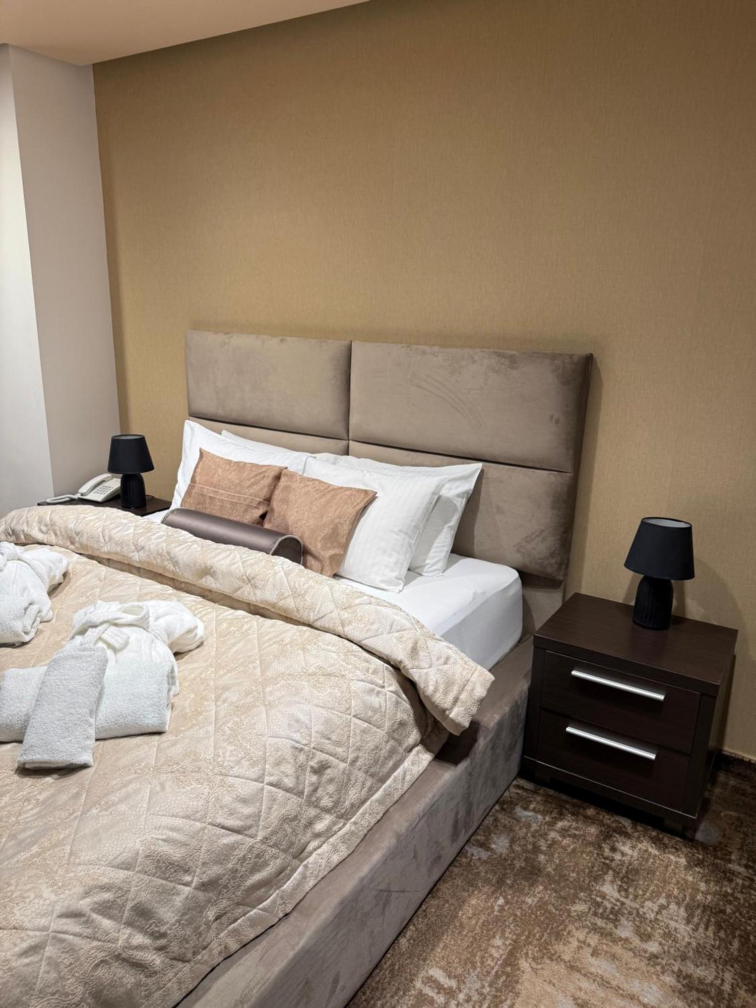 Guest House Panorama Aqualux With Free Parking Novi Sad Eksteriør bilde