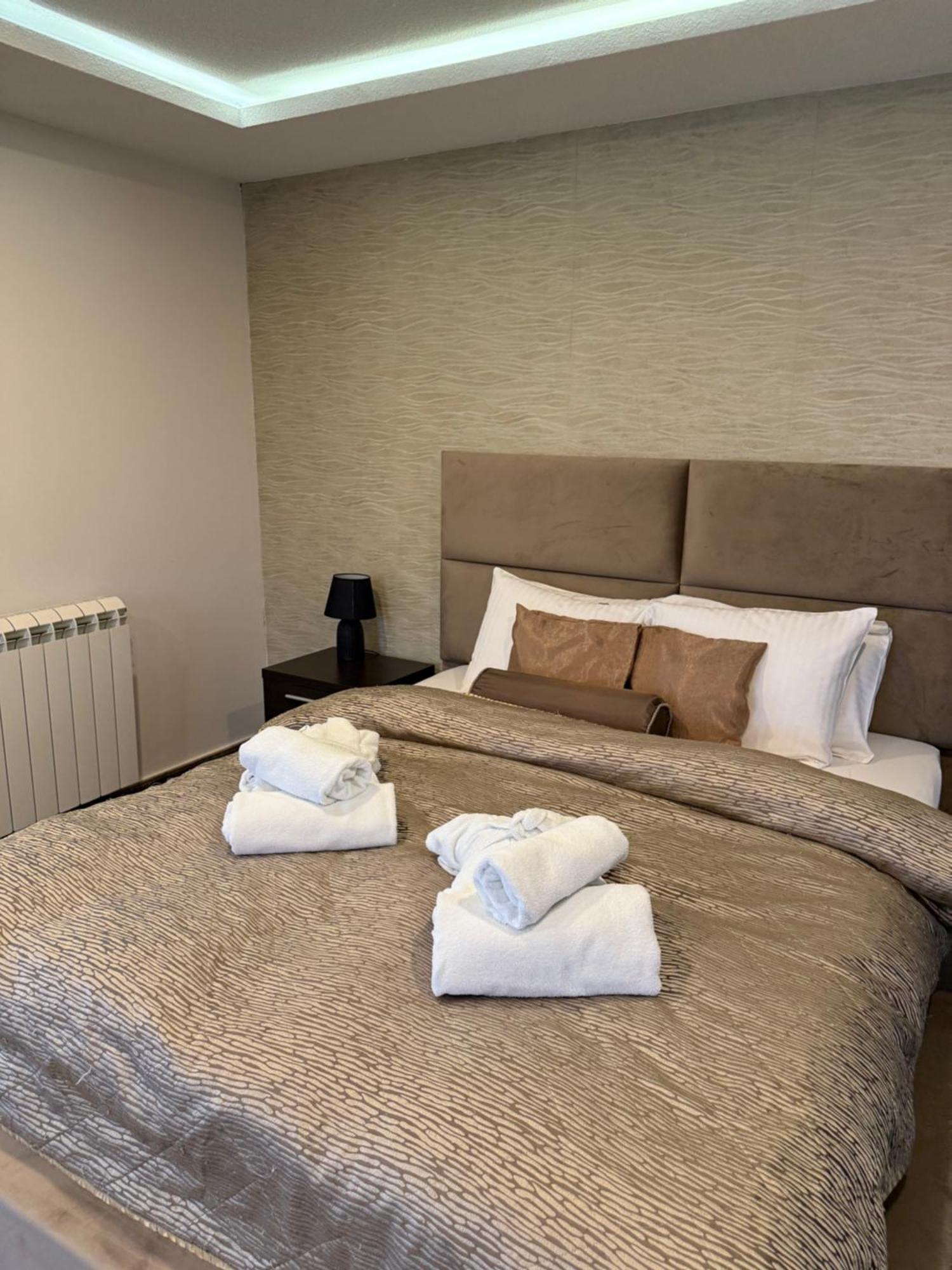 Guest House Panorama Aqualux With Free Parking Novi Sad Eksteriør bilde