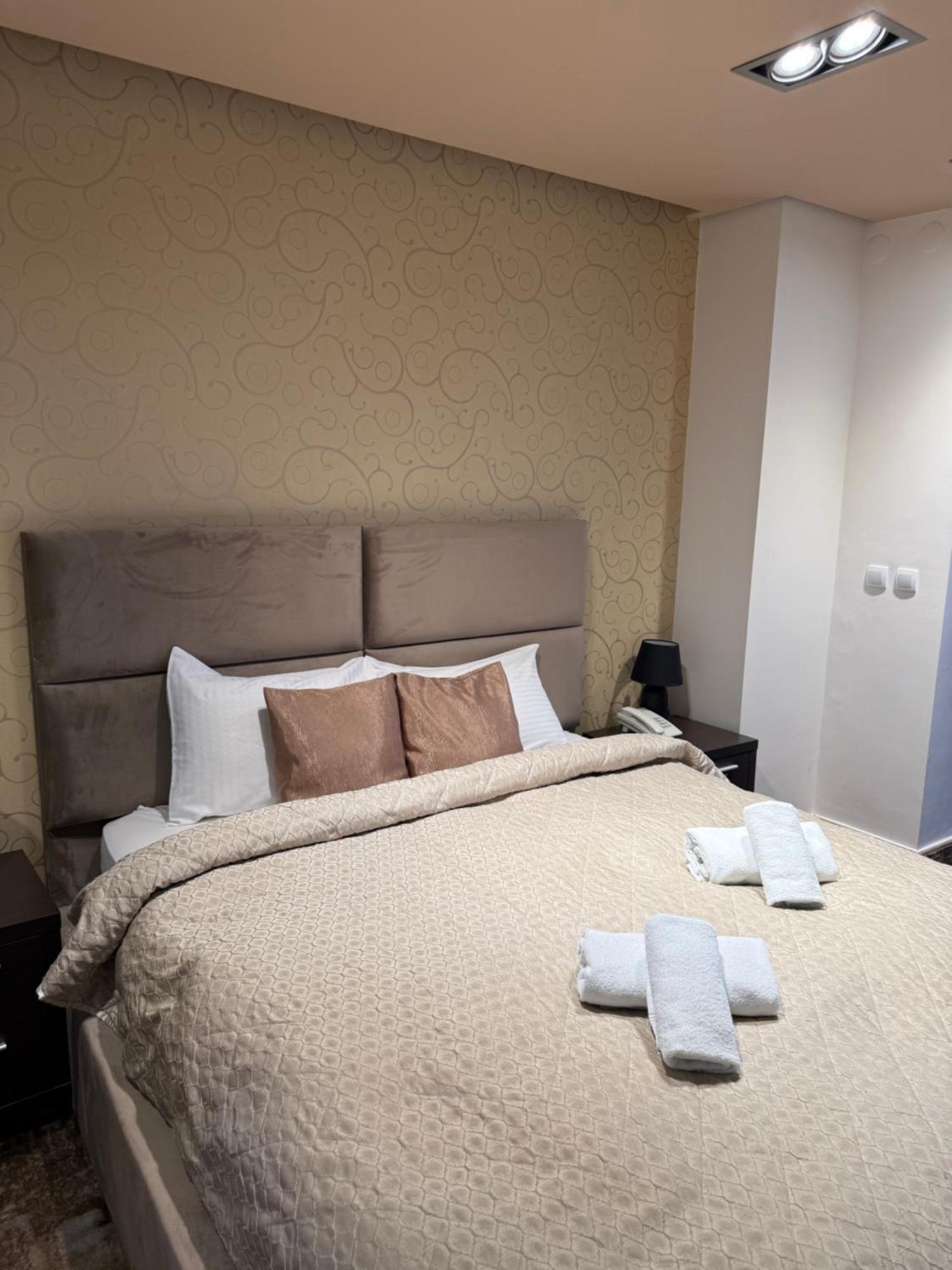 Guest House Panorama Aqualux With Free Parking Novi Sad Eksteriør bilde